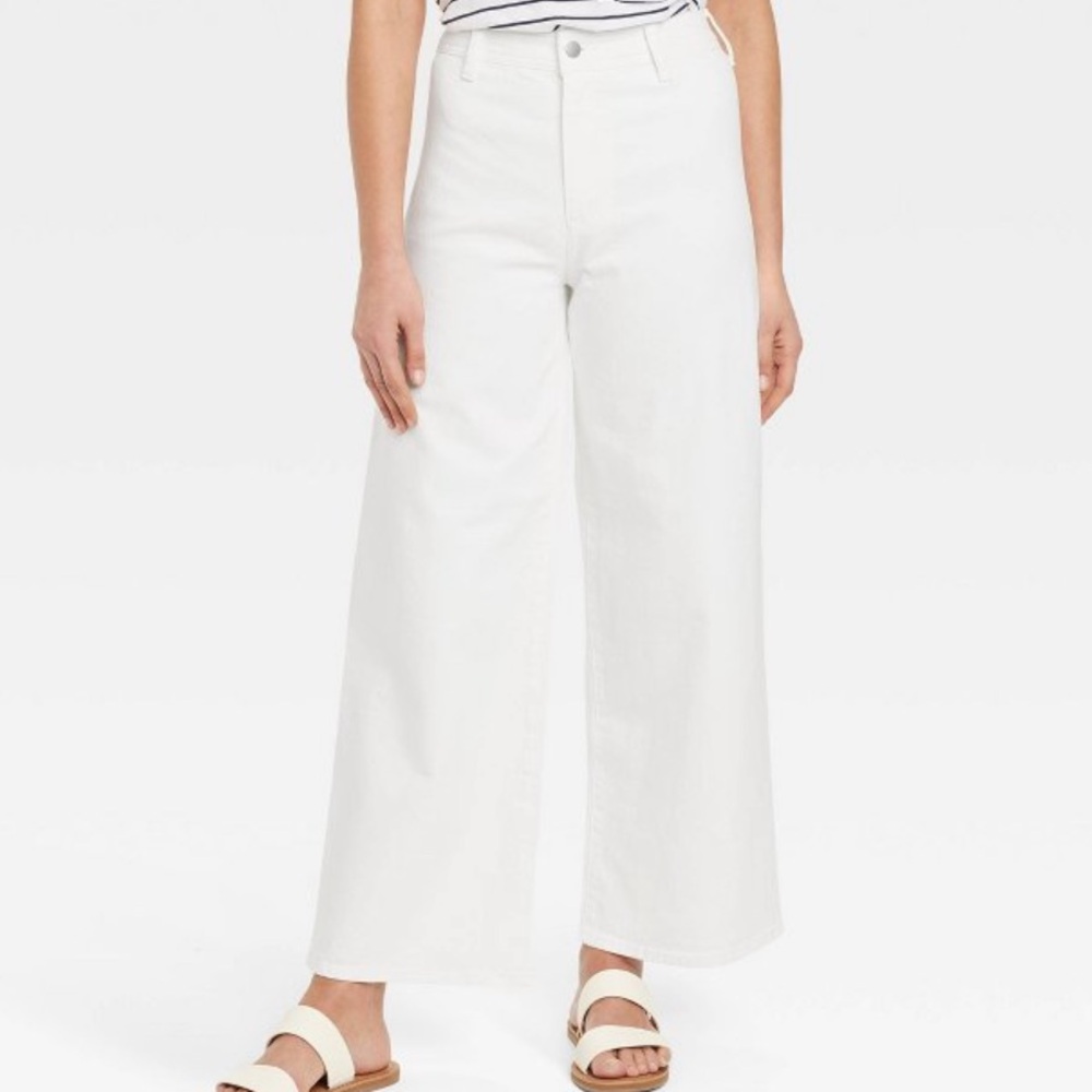 NWT* Universal Thread White Flare Wide Leg Jeans